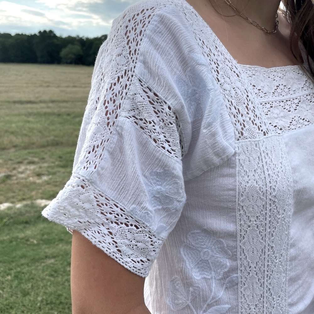 Zara White Embroidered Lace Trim Dress with Side Vents - Picture 12 of 15